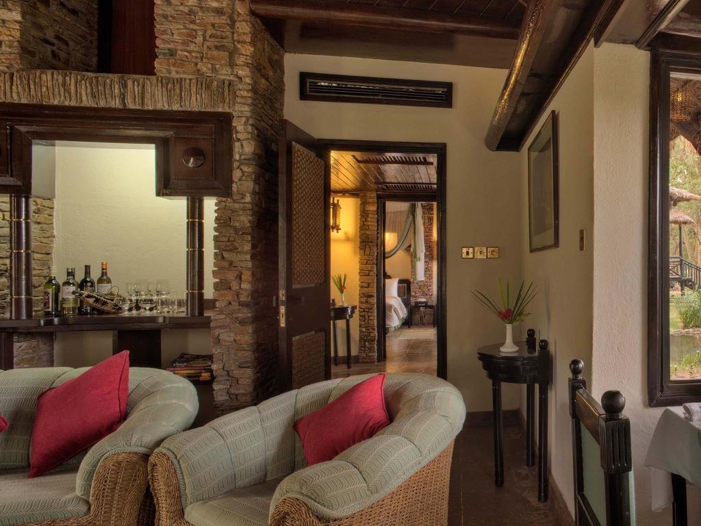 Sarova Shaba Game Lodge Archers Post Rum bild