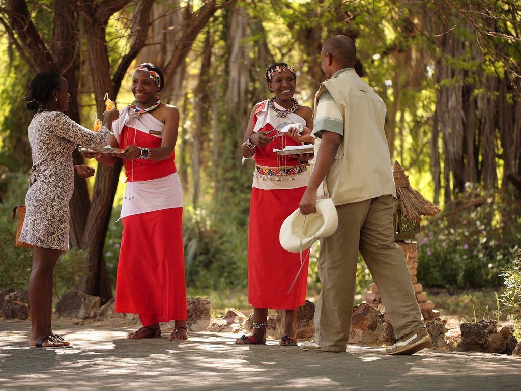 Sarova Shaba Game Lodge Archers Post Exteriör bild