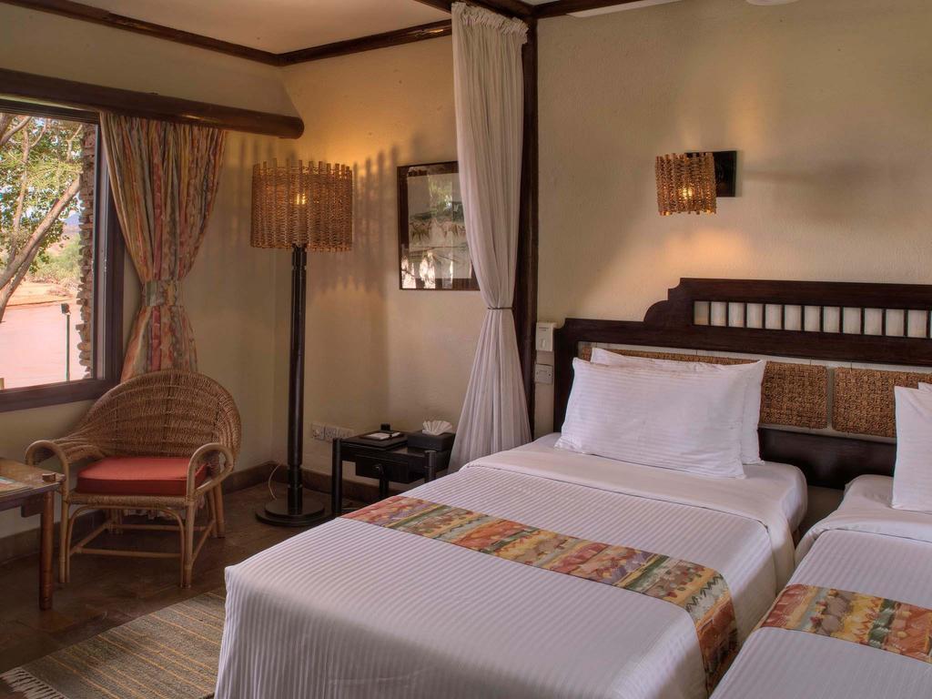Sarova Shaba Game Lodge Archers Post Rum bild