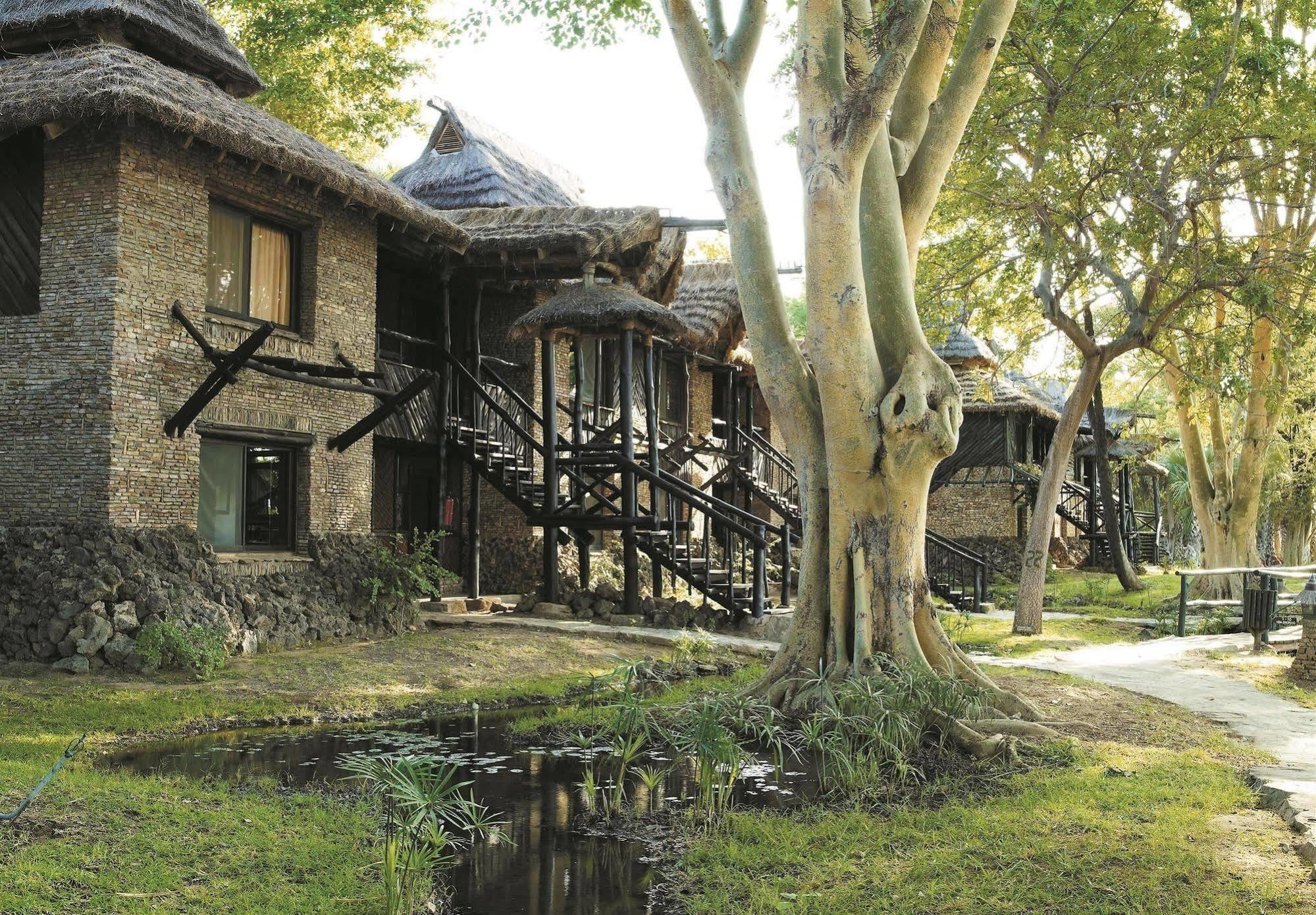 Sarova Shaba Game Lodge Archers Post Exteriör bild