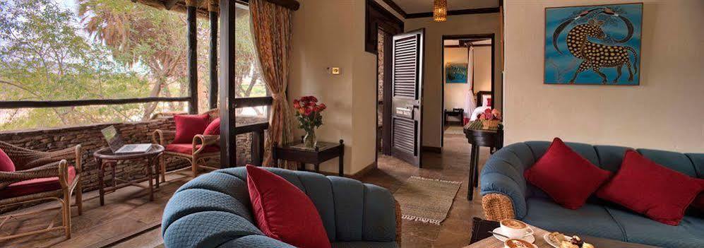 Sarova Shaba Game Lodge Archers Post Exteriör bild