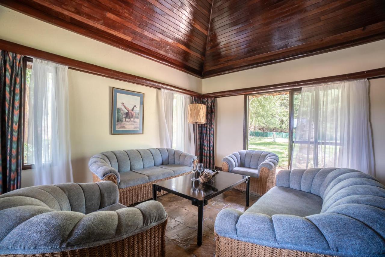 Sarova Shaba Game Lodge Archers Post Exteriör bild